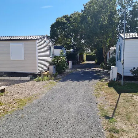 キャンプ場 Mobil Sur 4 Etoiles Cap Soleil St Denis D'oleron *